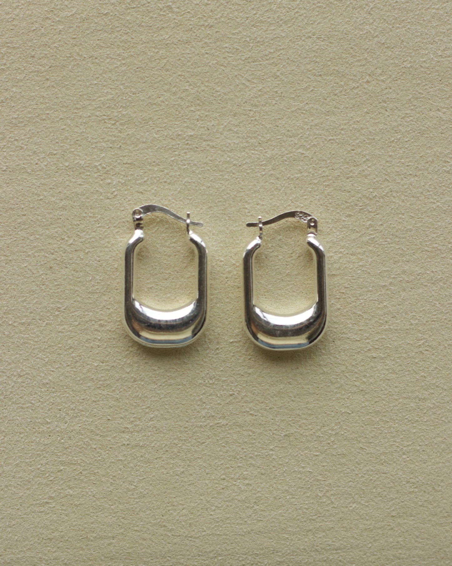 Silver Rounded Square Hoops (E025010)