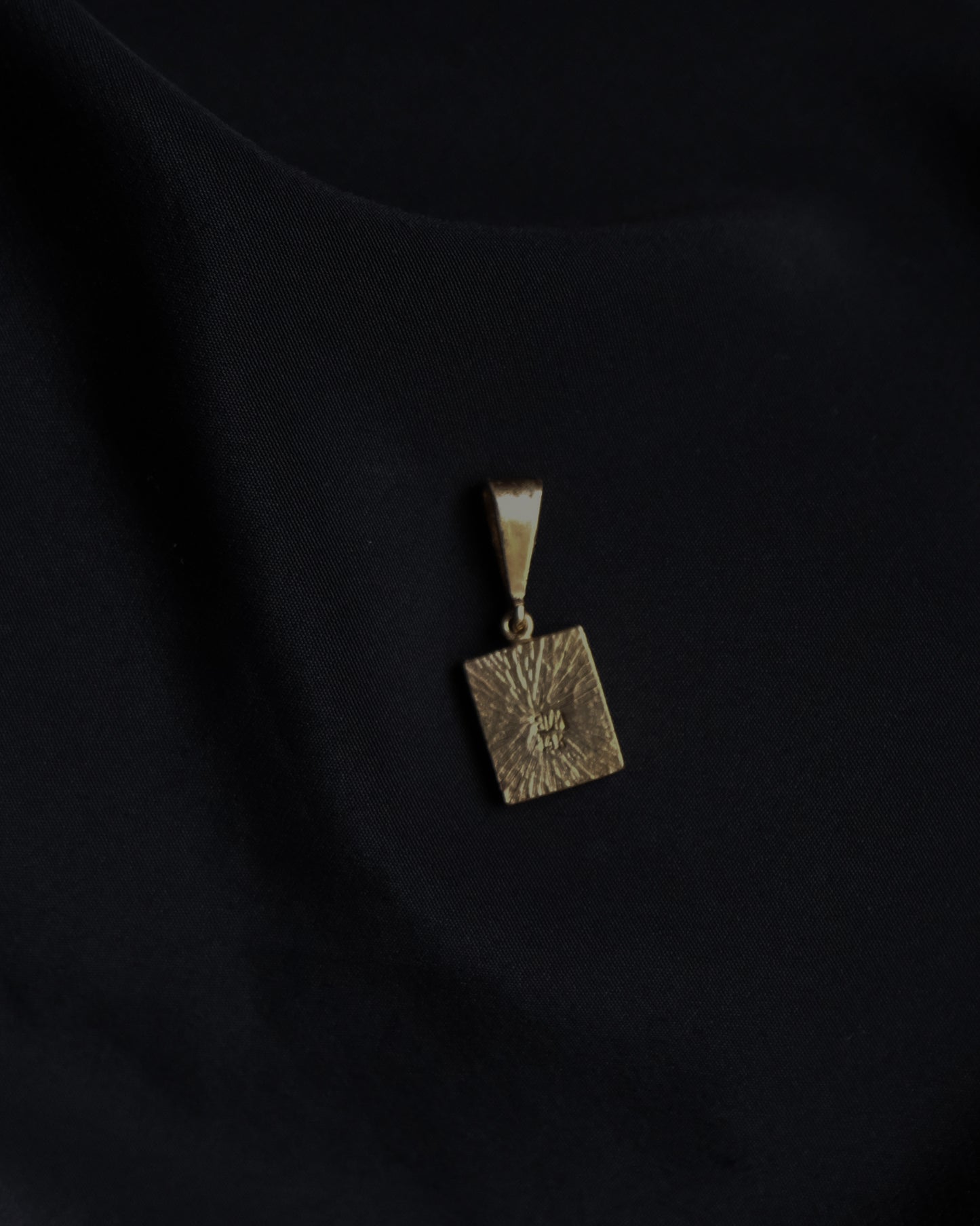 14K x Ammolite Charm