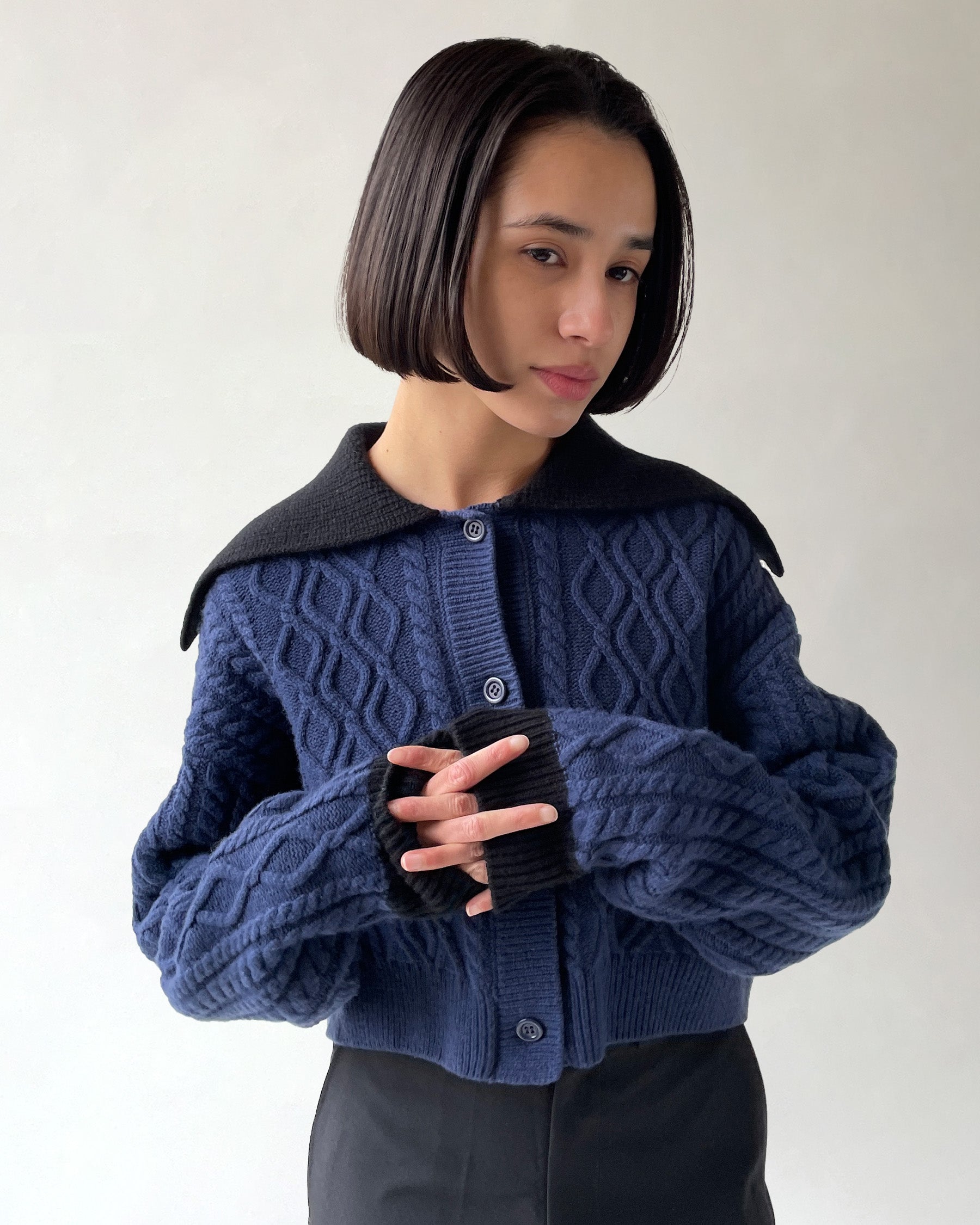 404 Cropped Cable Knit by RYE TENDER - Navy × Black – studiolab404.com