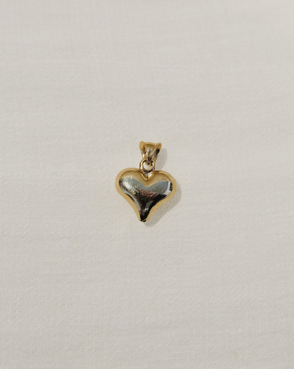 14k Gold Charm -❤︎-