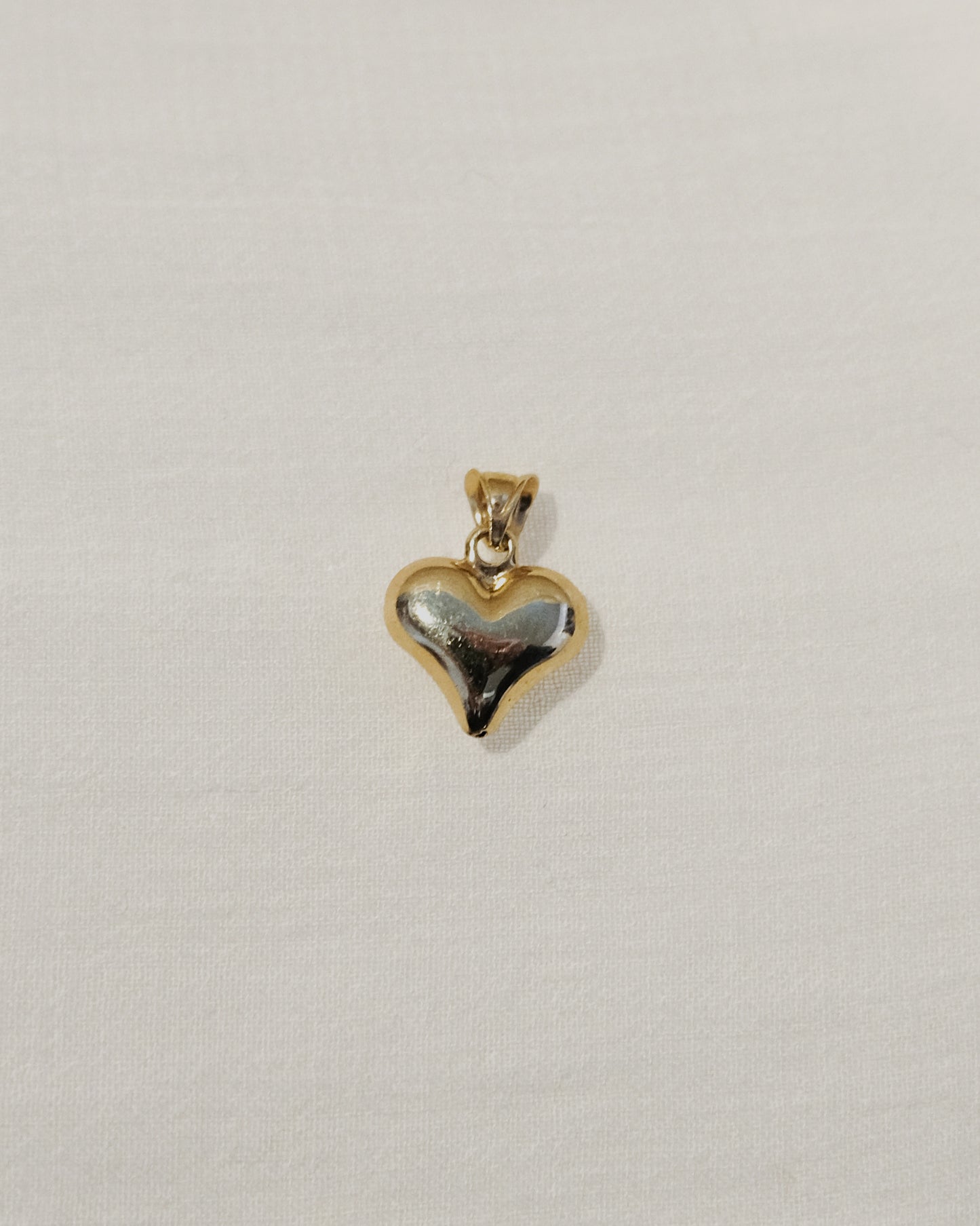 14k Gold Charm -❤︎-