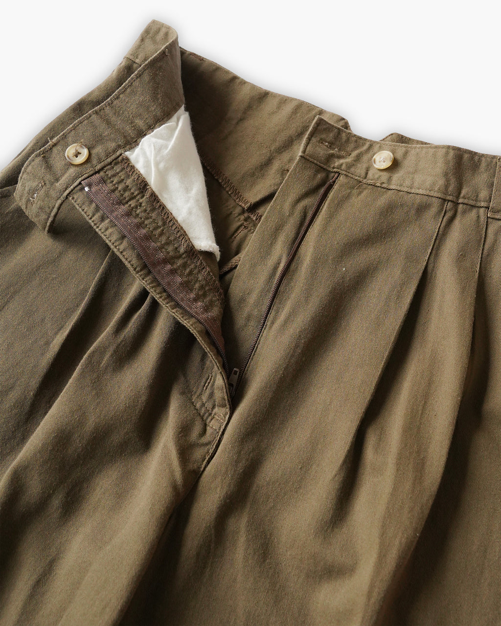 "Woolrich" Cotton Tuck Short Trousers - Brown