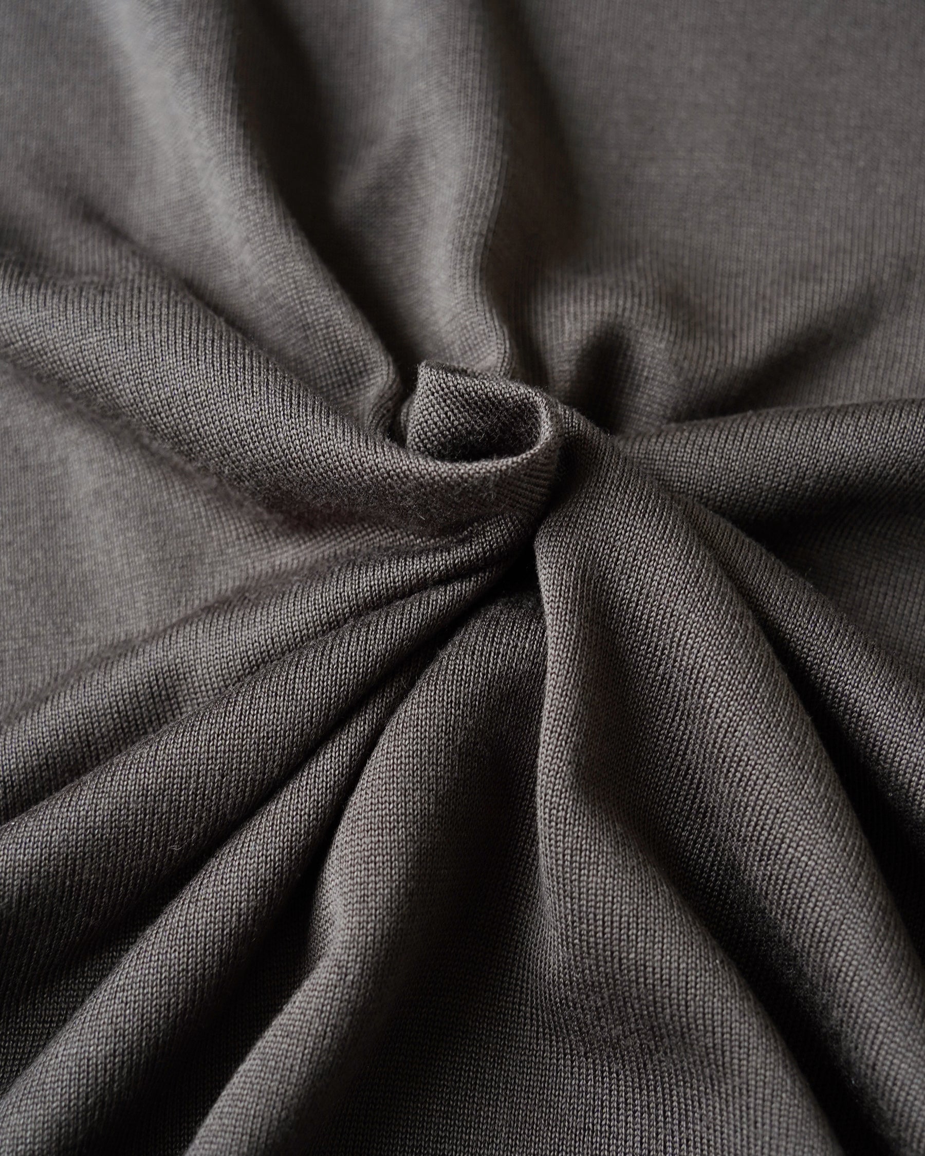 100% Washable Silk Tee S/S - Charcoal Brown