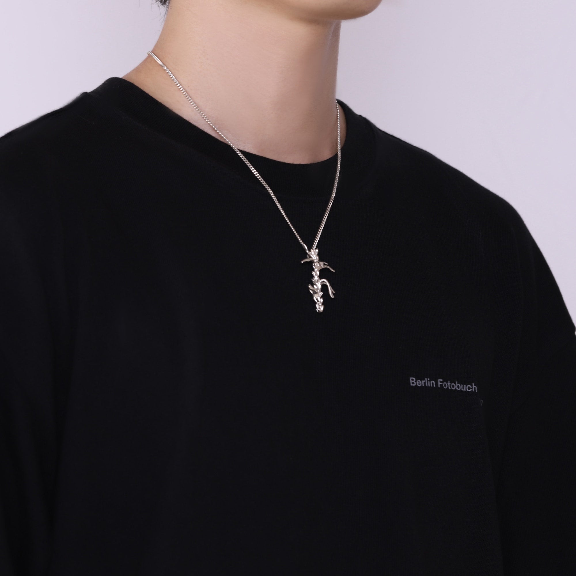 #005 AIR ON THE STIRNG | Necklace