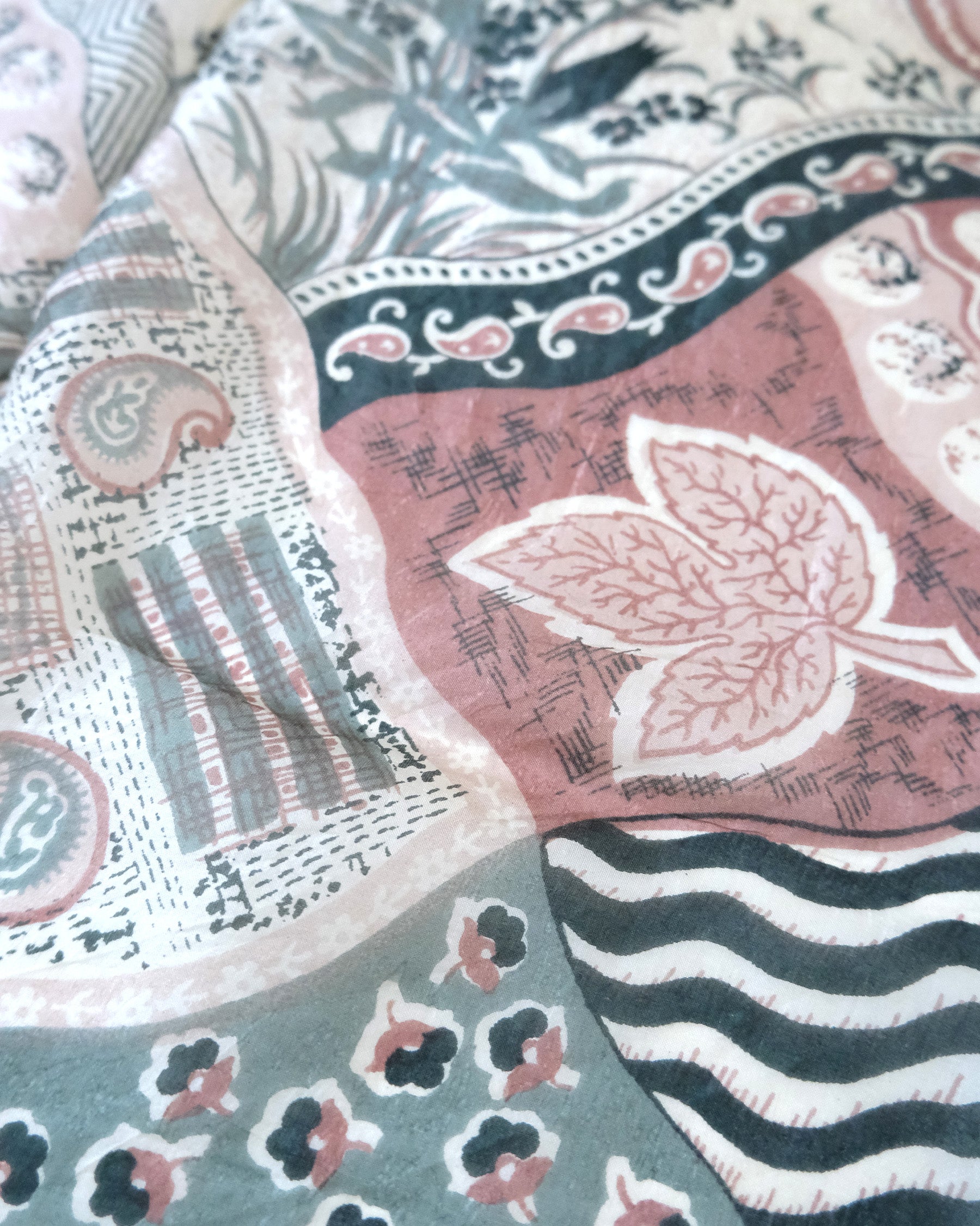100％ Silk Printed Scarf Made In India