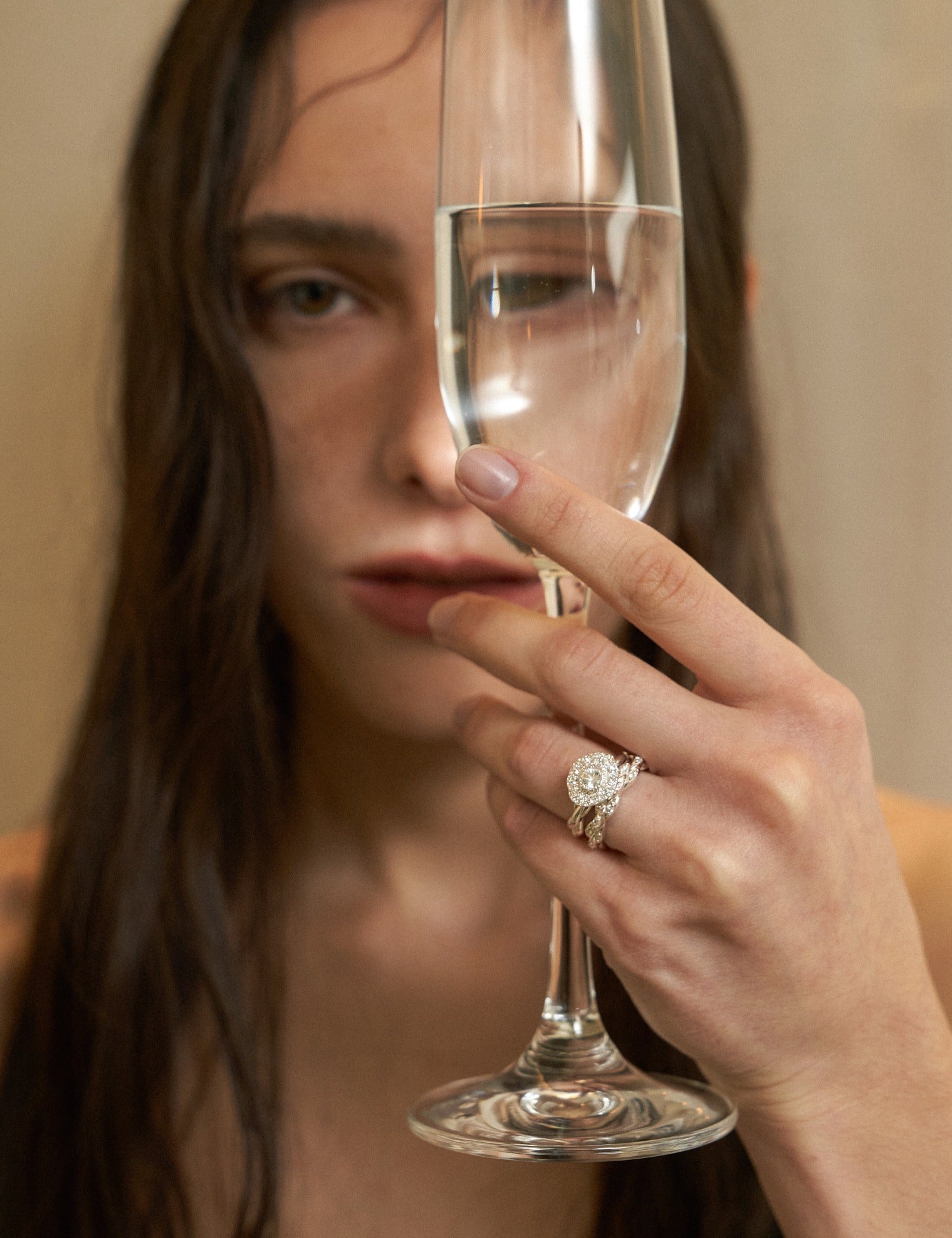 "Isabella Etou" White Sapphire Modern Wave Thin Ring