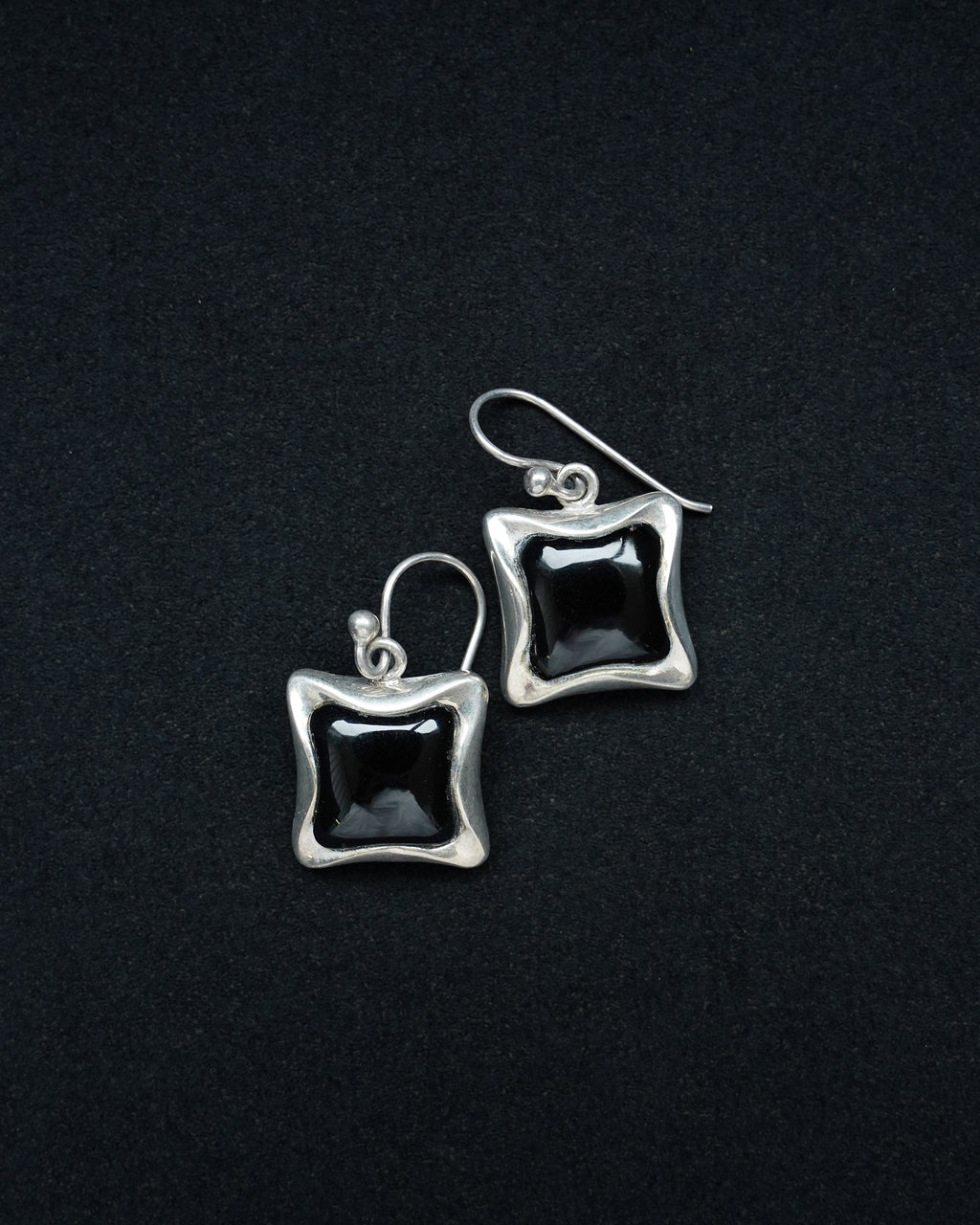 Silver Black Onyx Square Earrings (SVE-26023)