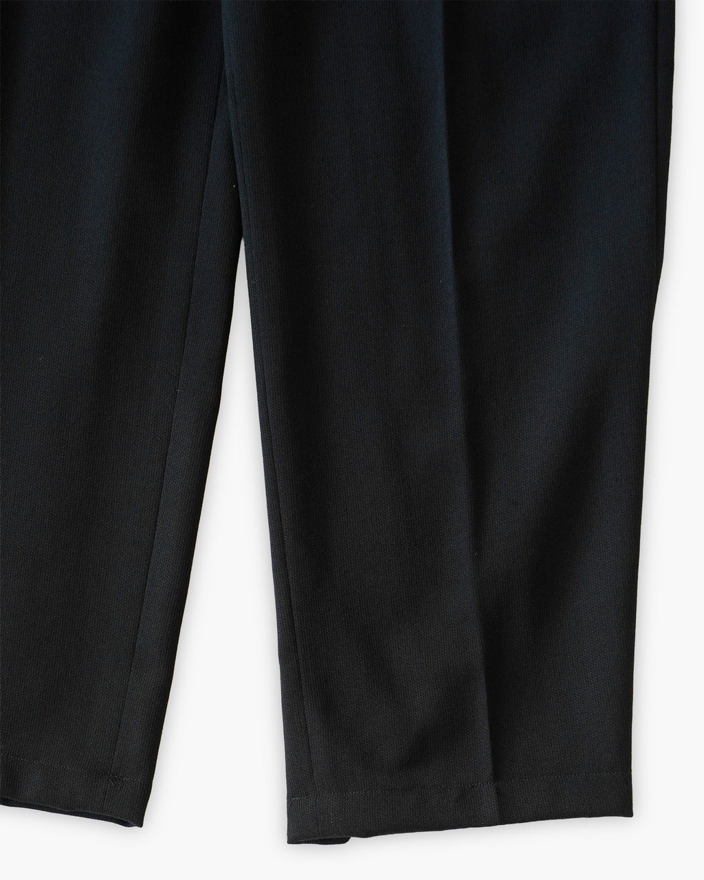 Two-Tuck Wide Trousers – Black