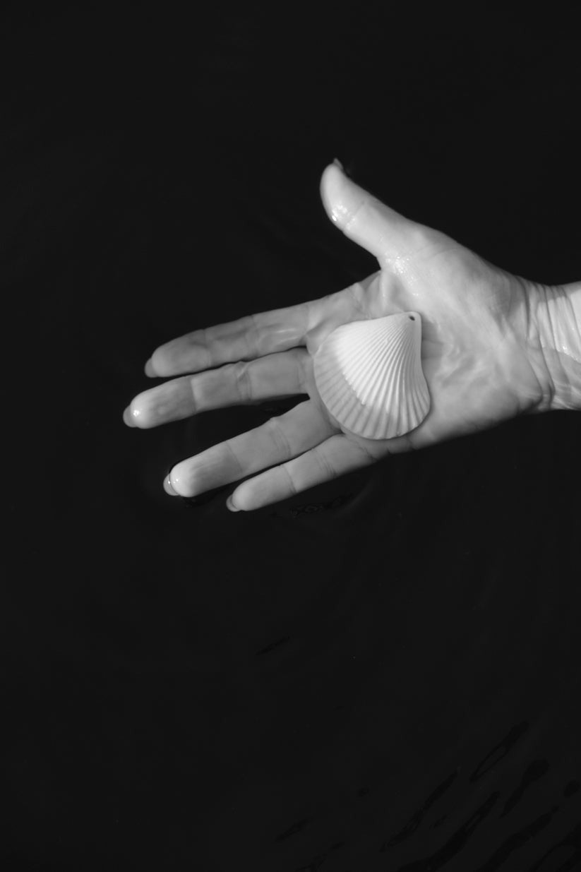 "MANA" Porcelain Shell Amulet 02