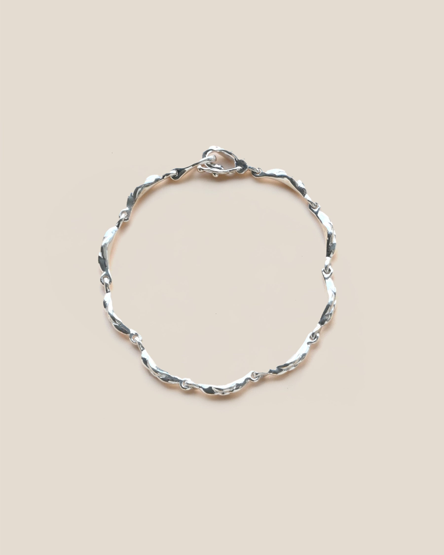 "Isabella Etou" Modern Wave Link Bracelet