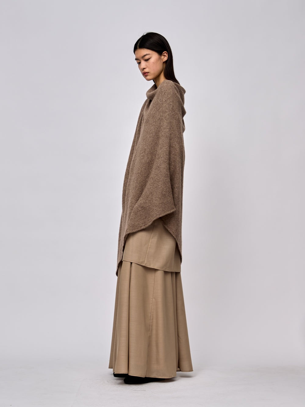 "RUOHAN" BROWN KNIT DRIP CAPE