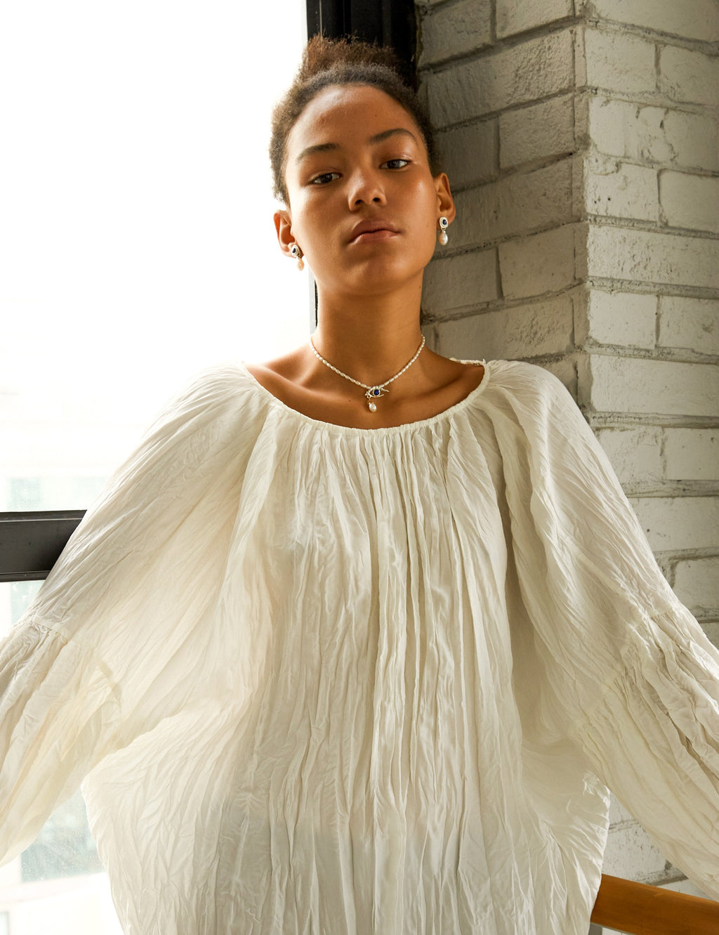 "Isabella Etou" Timeless Egg Pearl Earrings