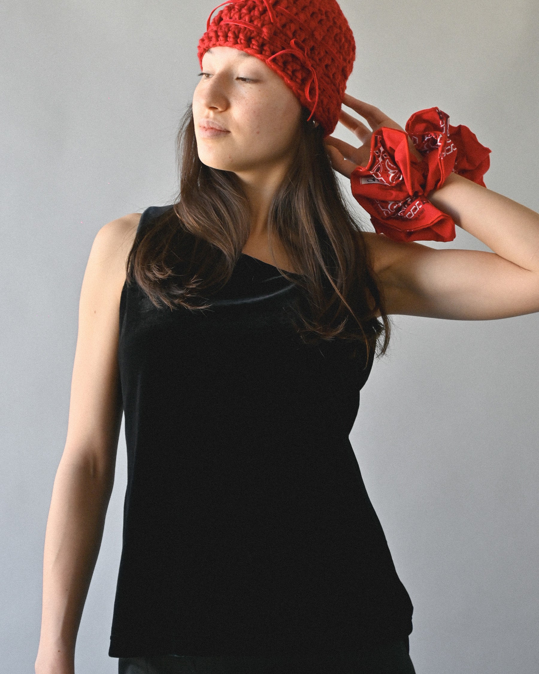 "CROCHEANT" Short Ribbon Beanie - Red
