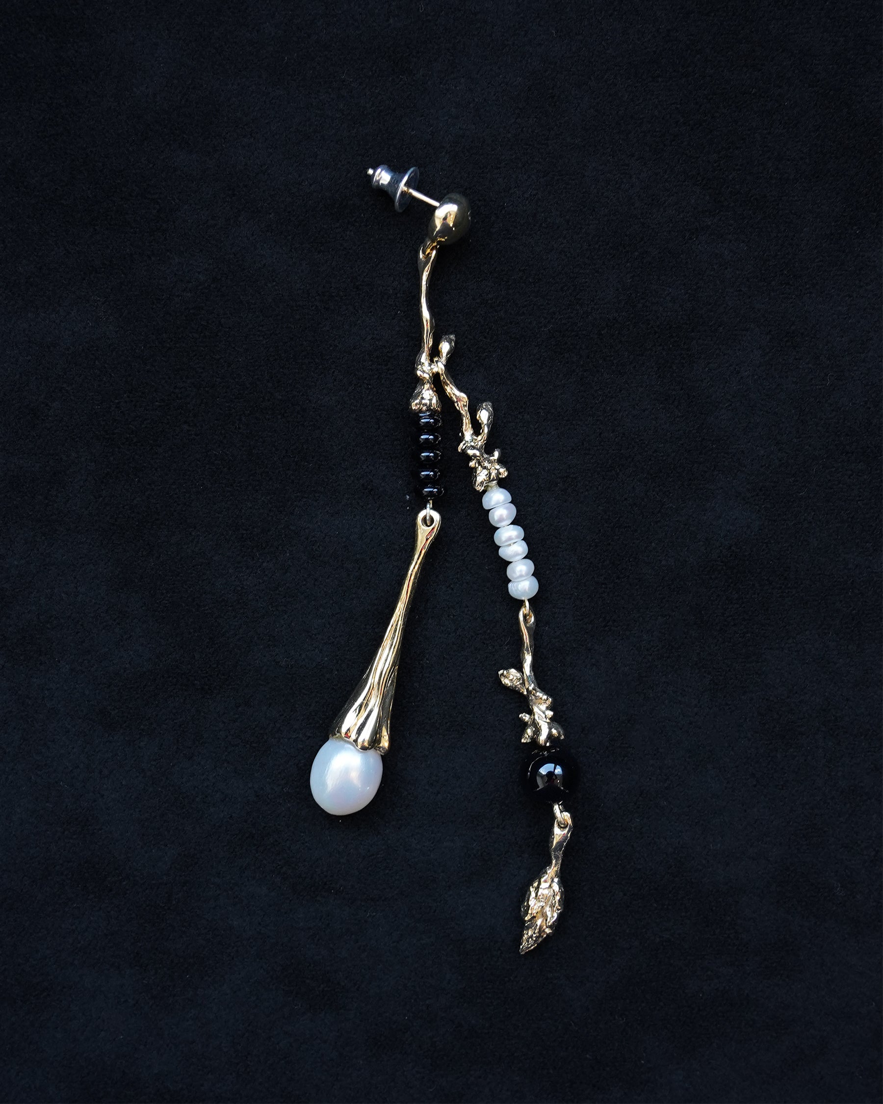 "Isabella Etou" Leaf Object Mixed Earrings - Long