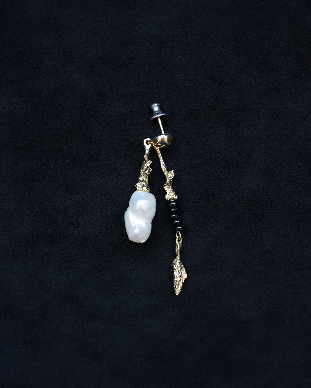 "Isabella Etou" Leaf Object Mixed Earrings - Short