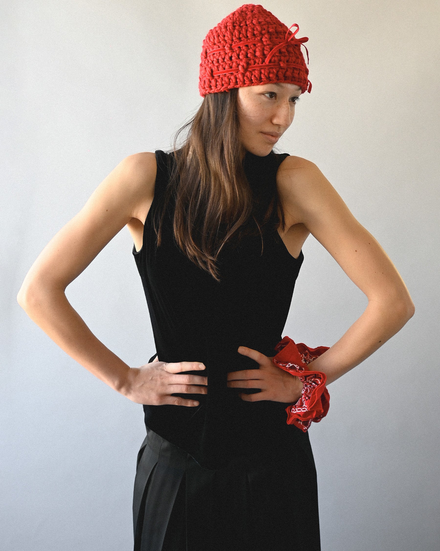 "CROCHEANT" Short Ribbon Beanie - Red