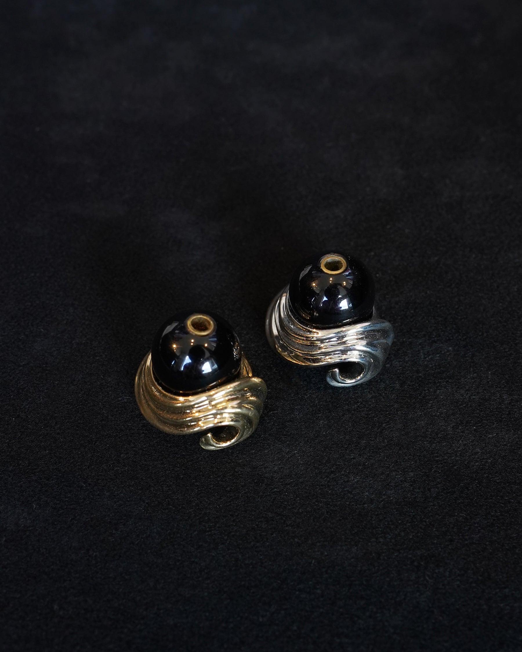 "Isabella Etou" Wave Incense Holder - Brass