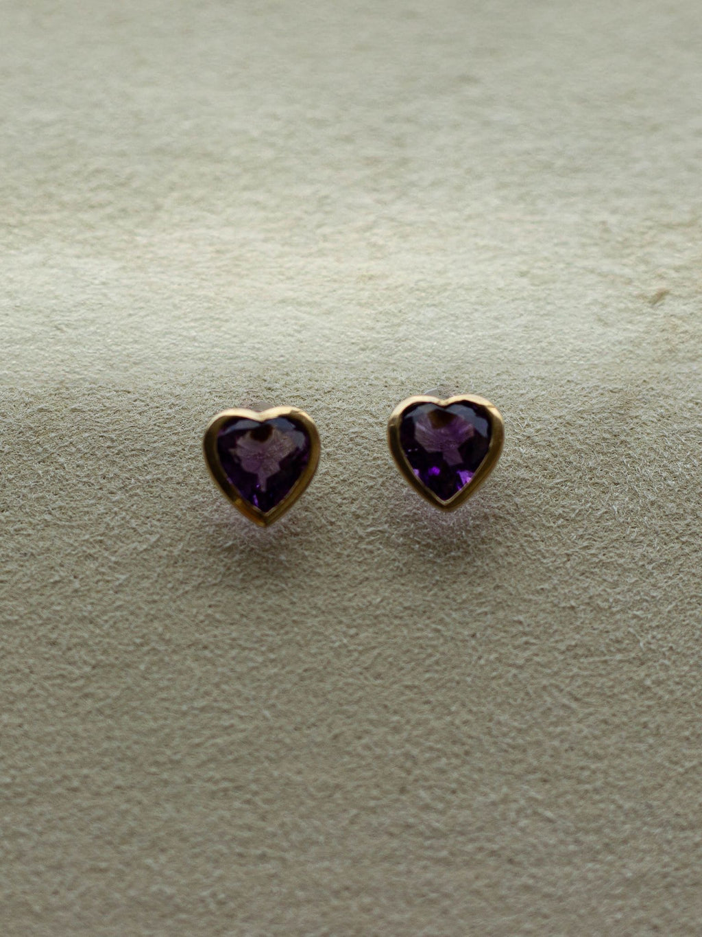 9ct  Gold Amethyst Heart Earrings (GDE-25SS022)