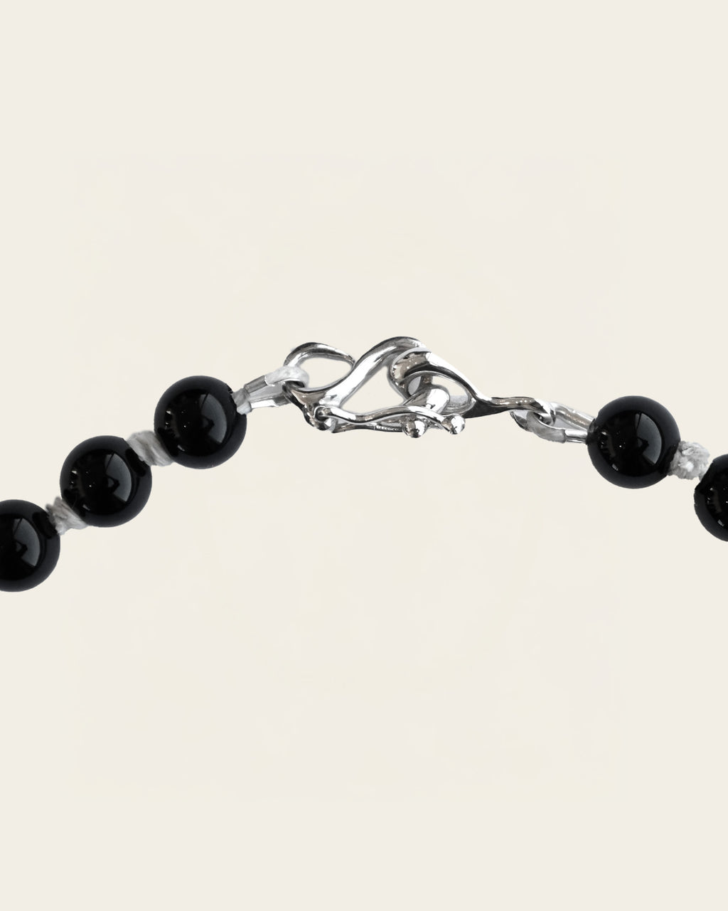 "Isabella Etou" Onyx S Form Classic Necklace