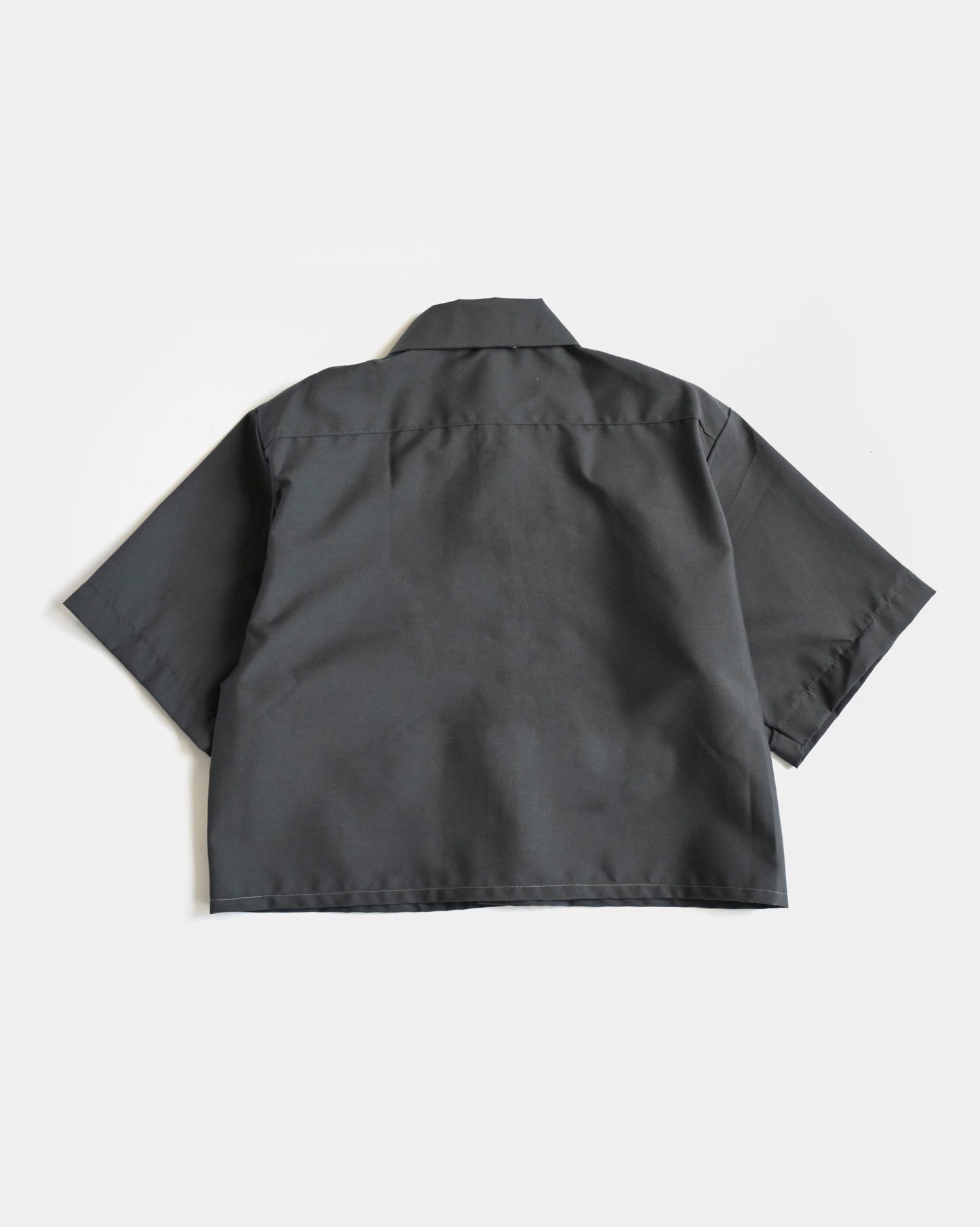 Cropped Universal Charcoal S/S Shirt