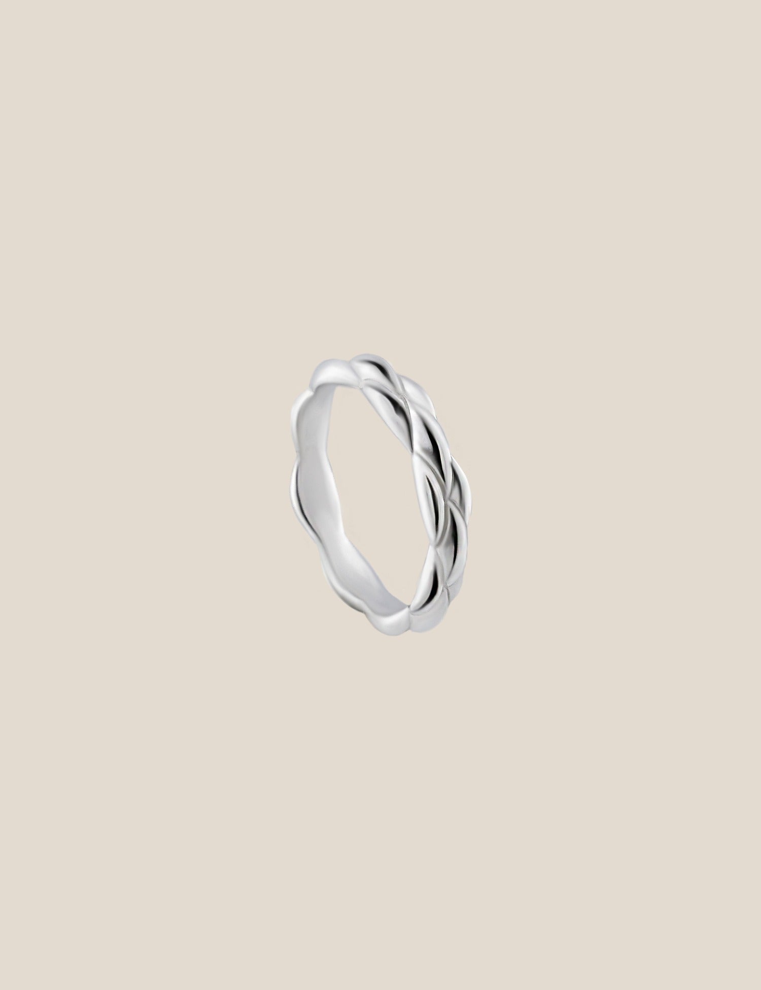 "Isabella Etou" Modern Wave Thin Ring