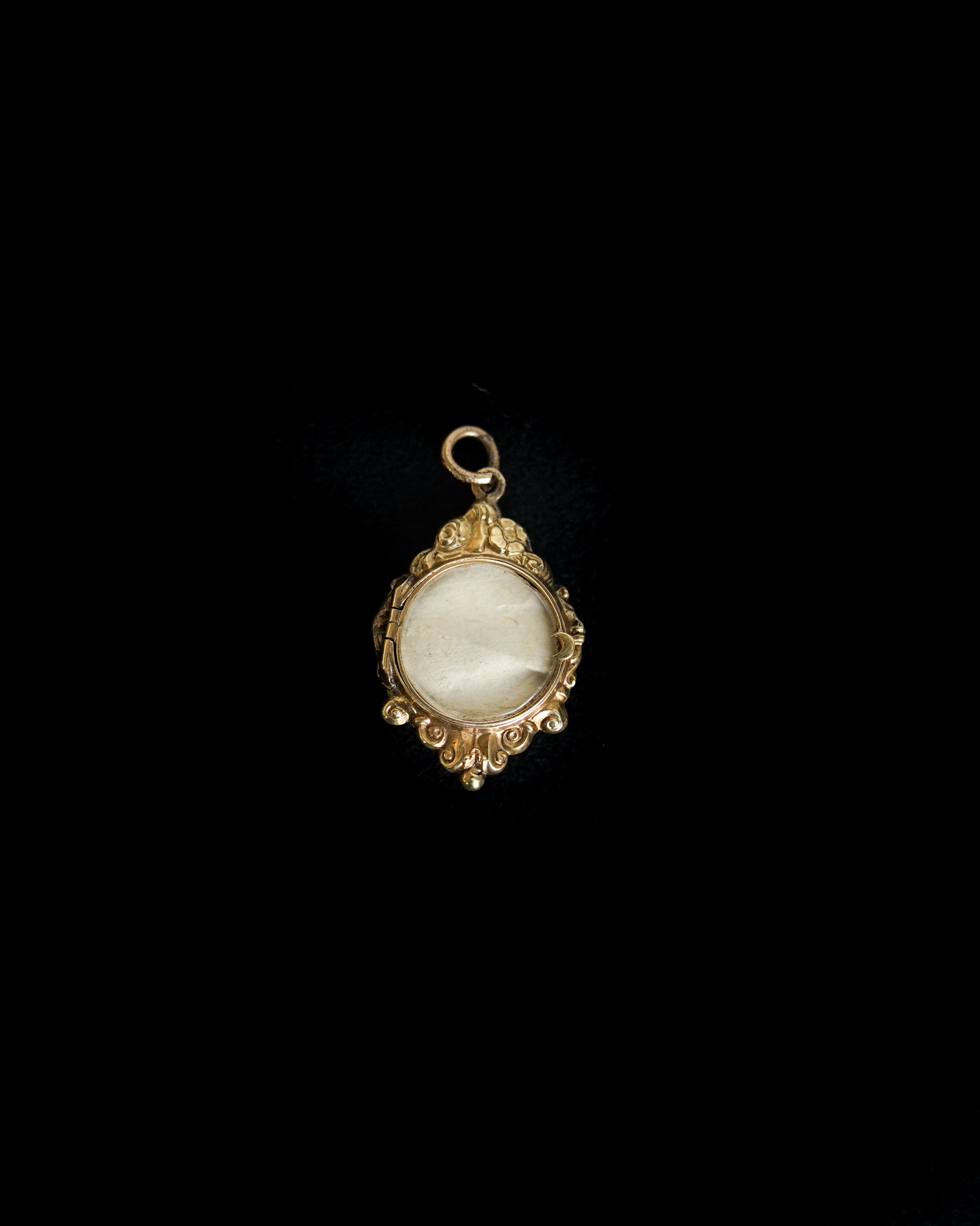 14k Victorian Portrait Charm