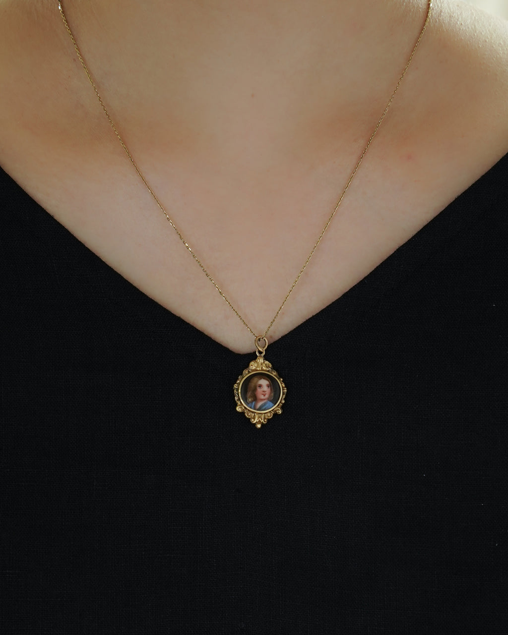 14k Victorian Portrait Charm