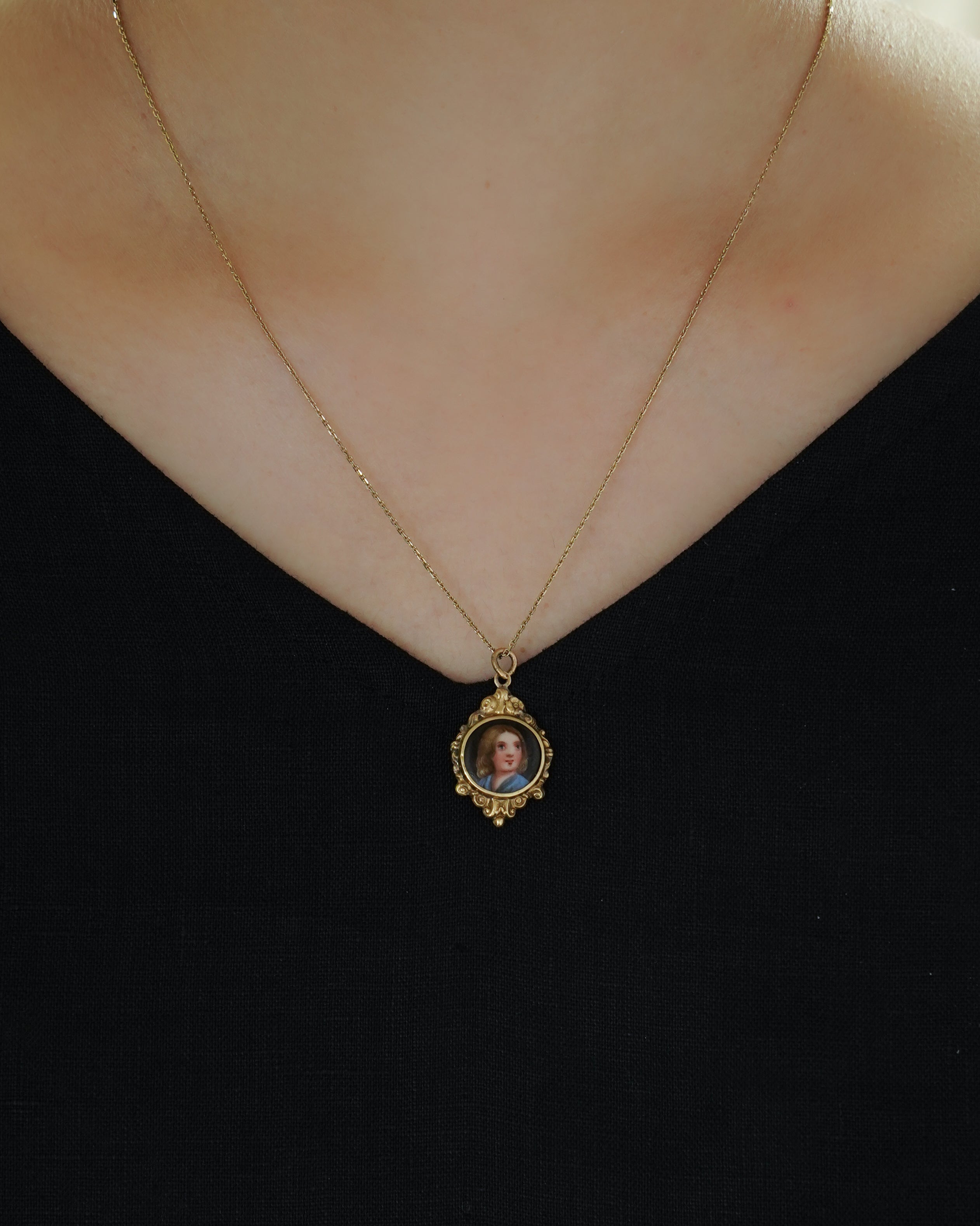 14k Victorian Portrait Charm