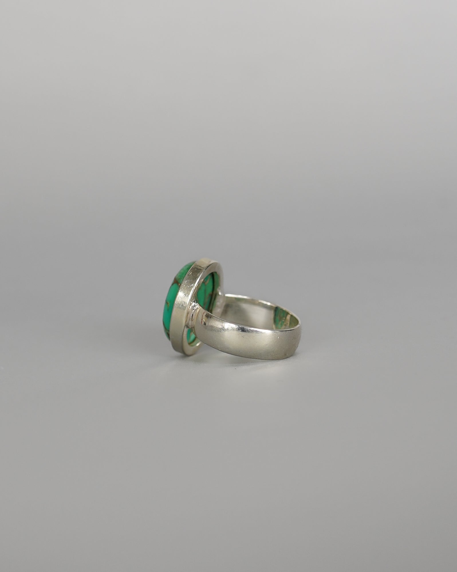 Natural Green Turquoise Ring (SVR25029)
