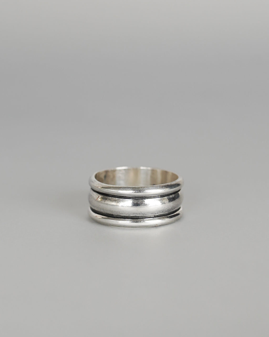 Rounded Line Ring (SVR-25045)