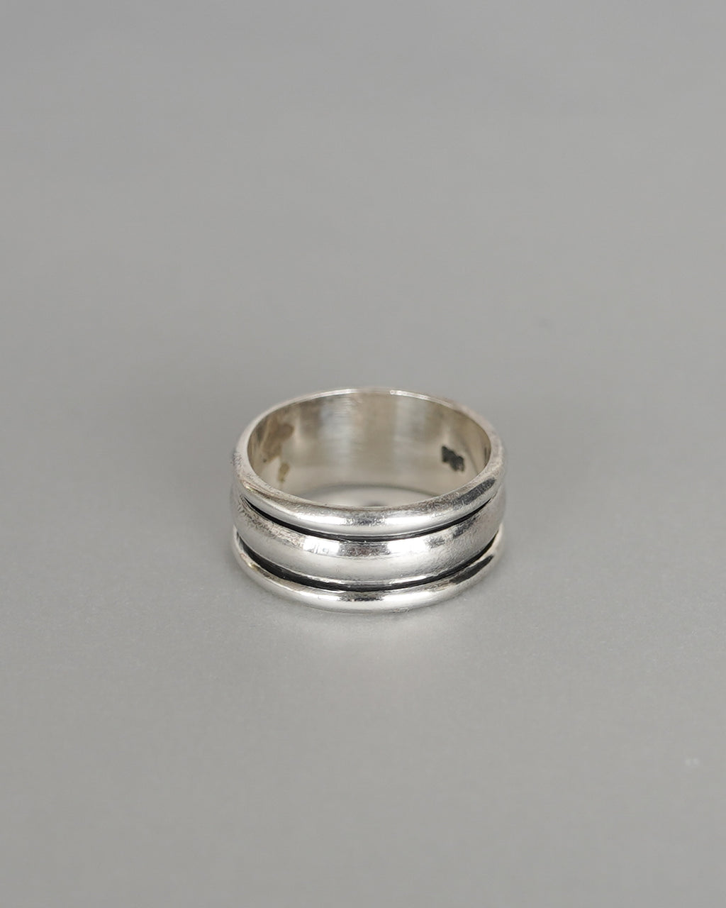 Rounded Line Ring (SVR-25045)