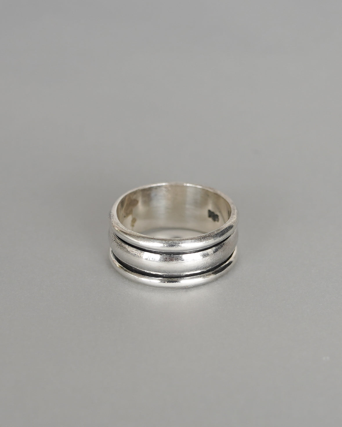 Rounded Line Ring (SVR-25045)