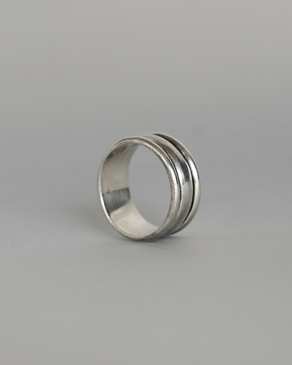 Rounded Line Ring (SVR-25045)