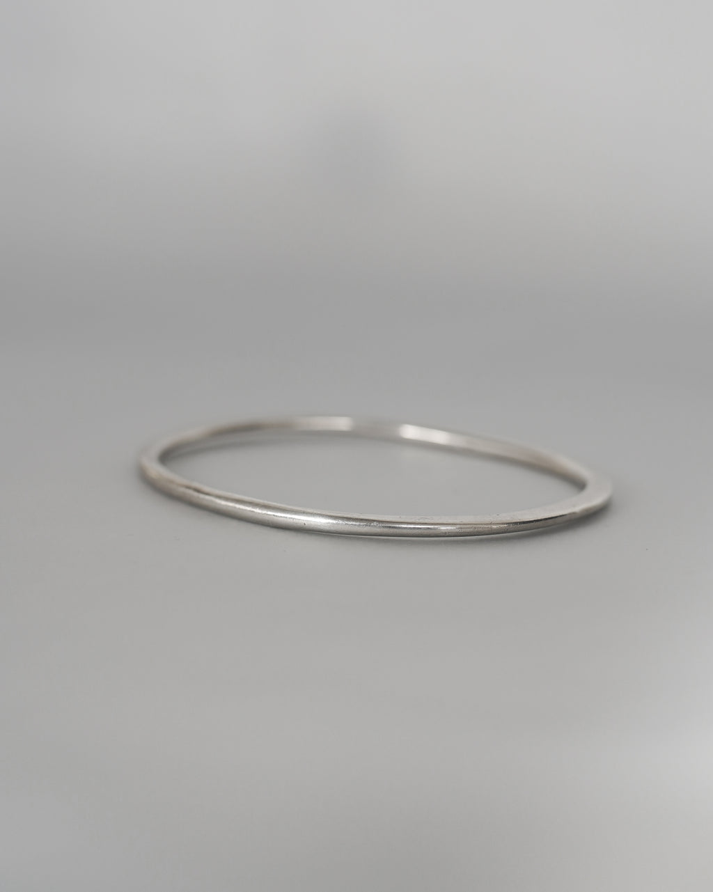 Thin Silver Bangle (SVBL25022-2)