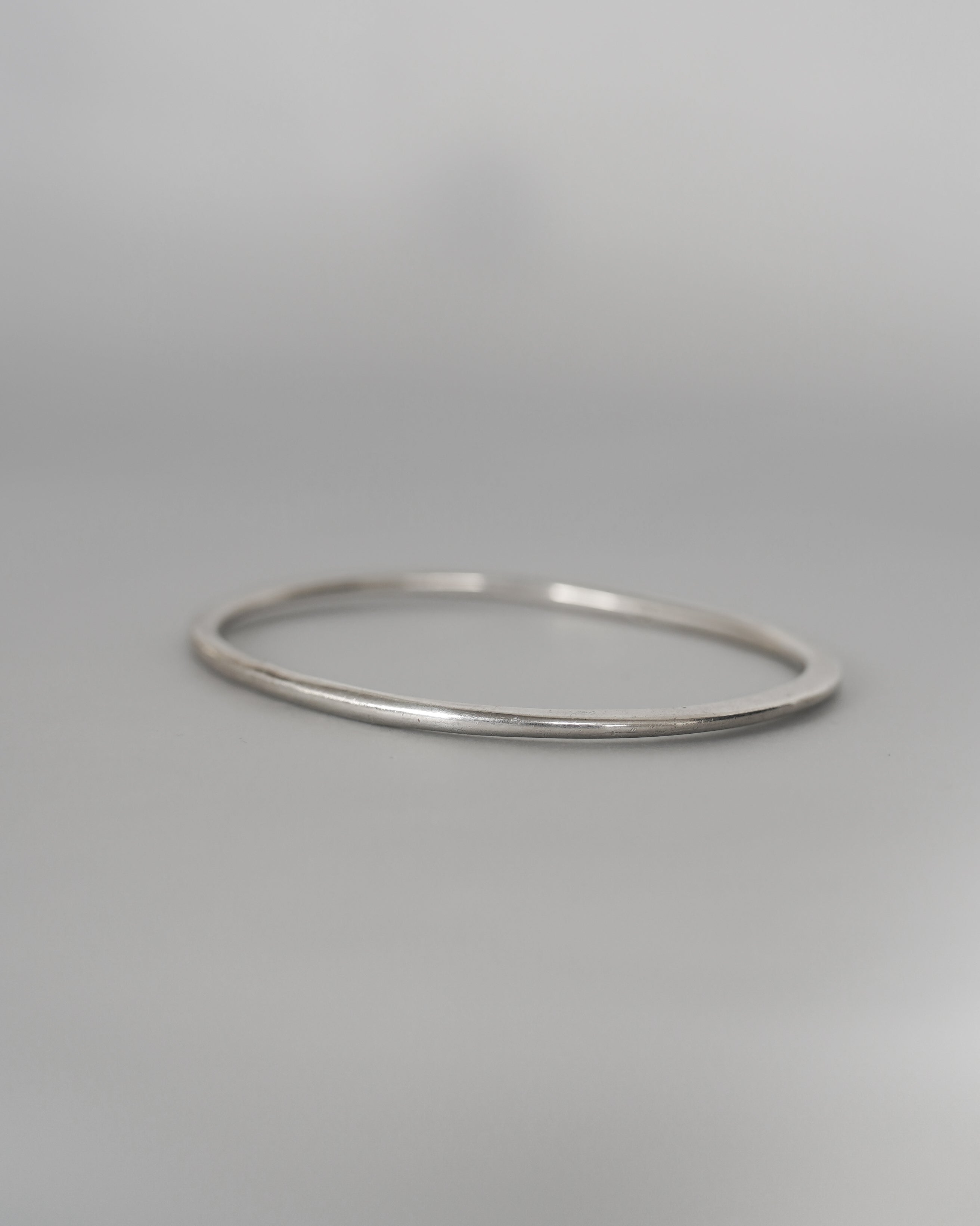 Thin Silver Bangle (SVBL25022-2)
