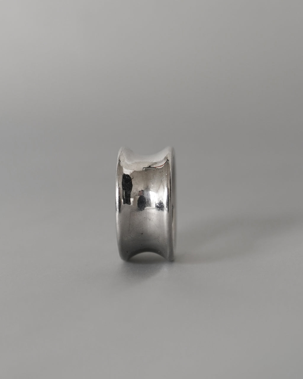 Deep Concave Band Ring (SVR-25027)