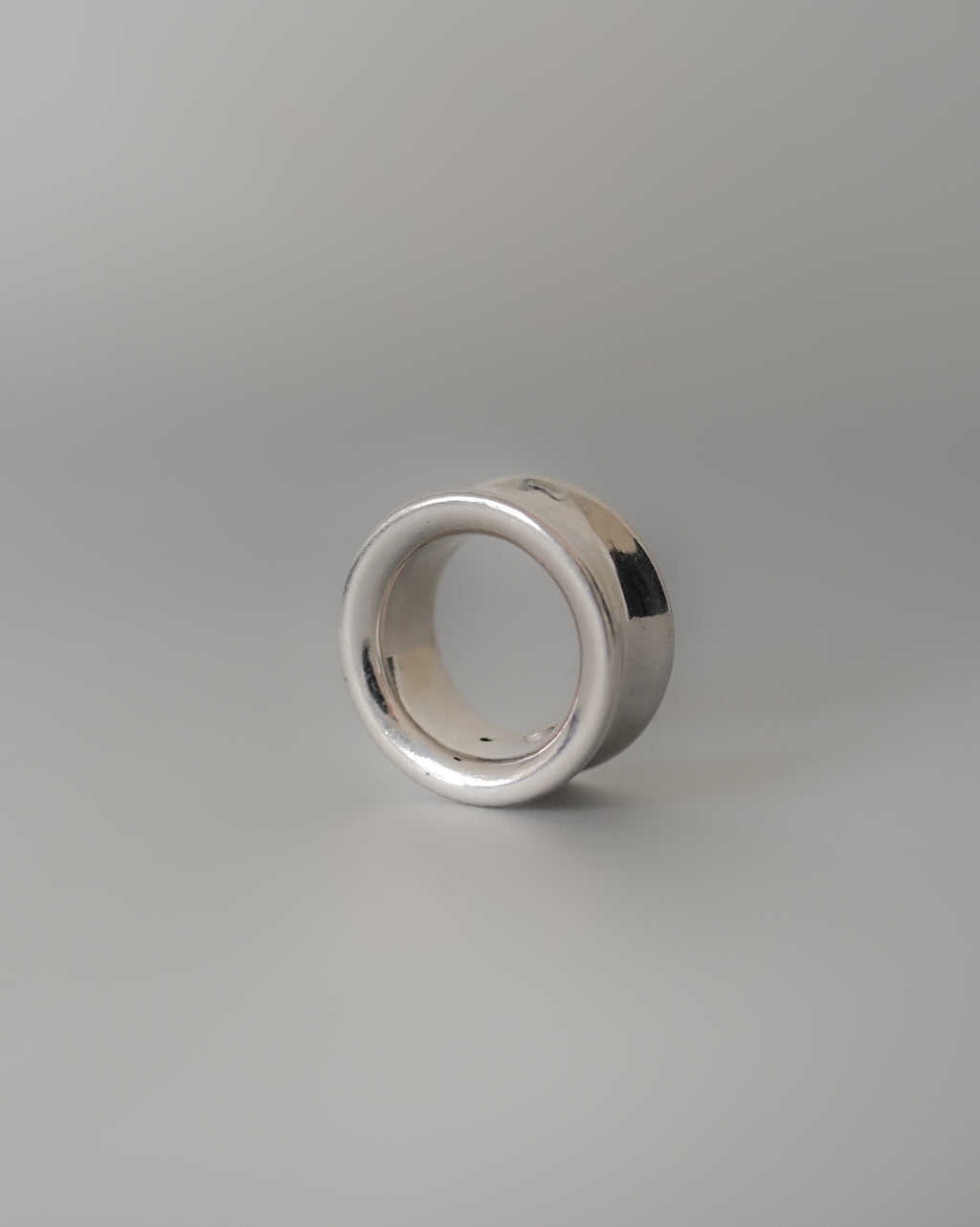 Deep Concave Band Ring (SVR-25027)