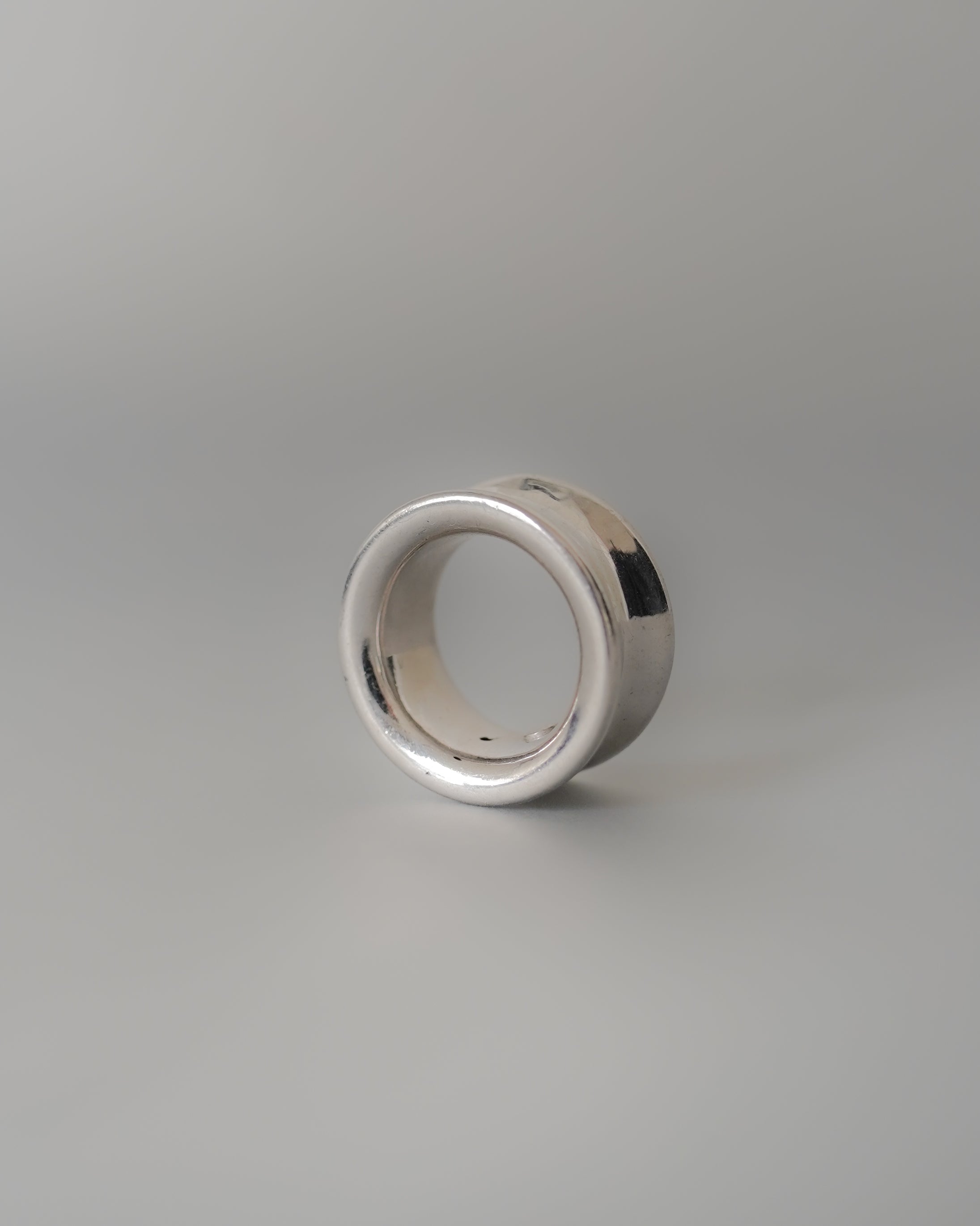 Deep Concave Band Ring (SVR-25027)