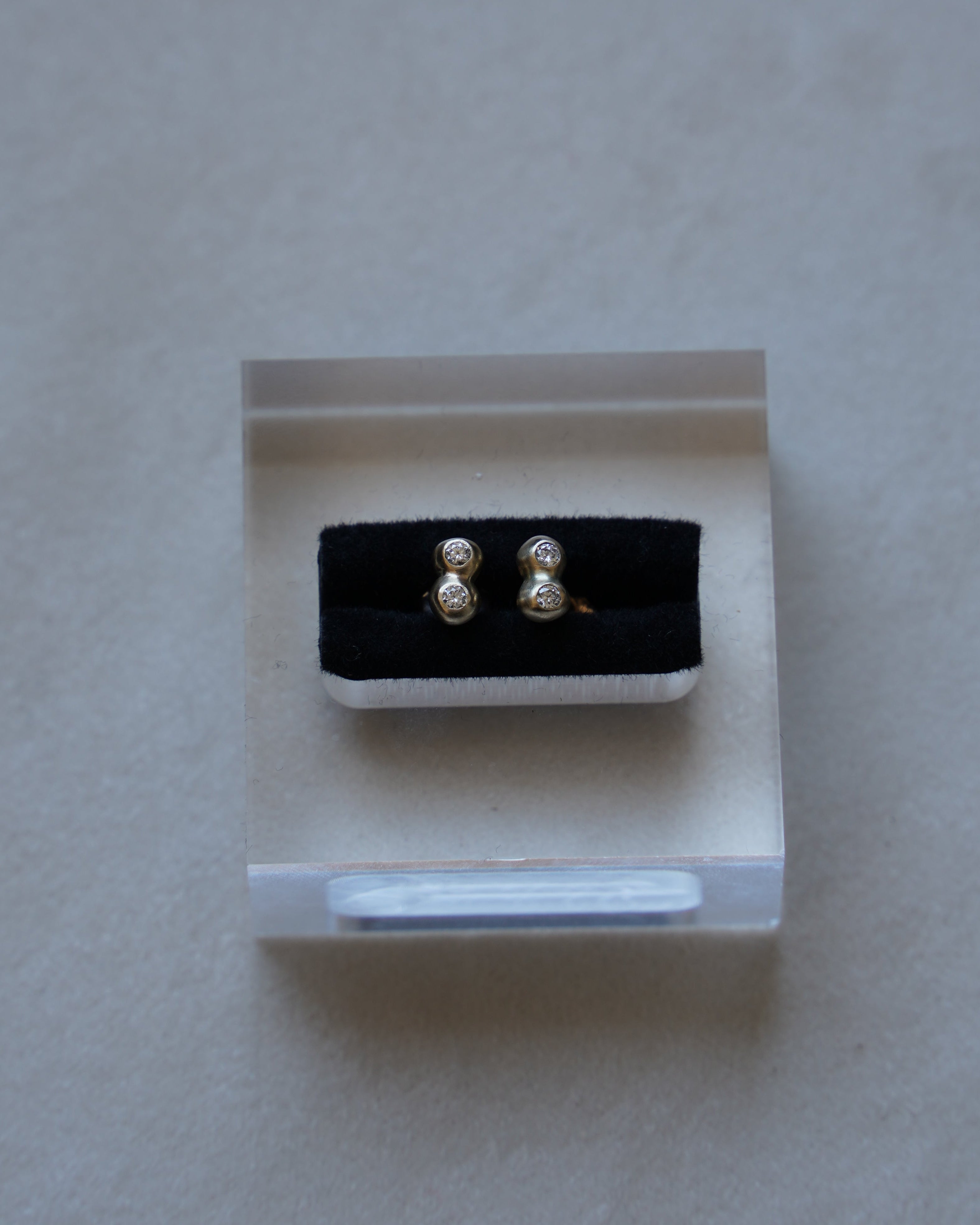 "Dunton Ellerkamp" 14k Two Dot Earrings w / Diamond