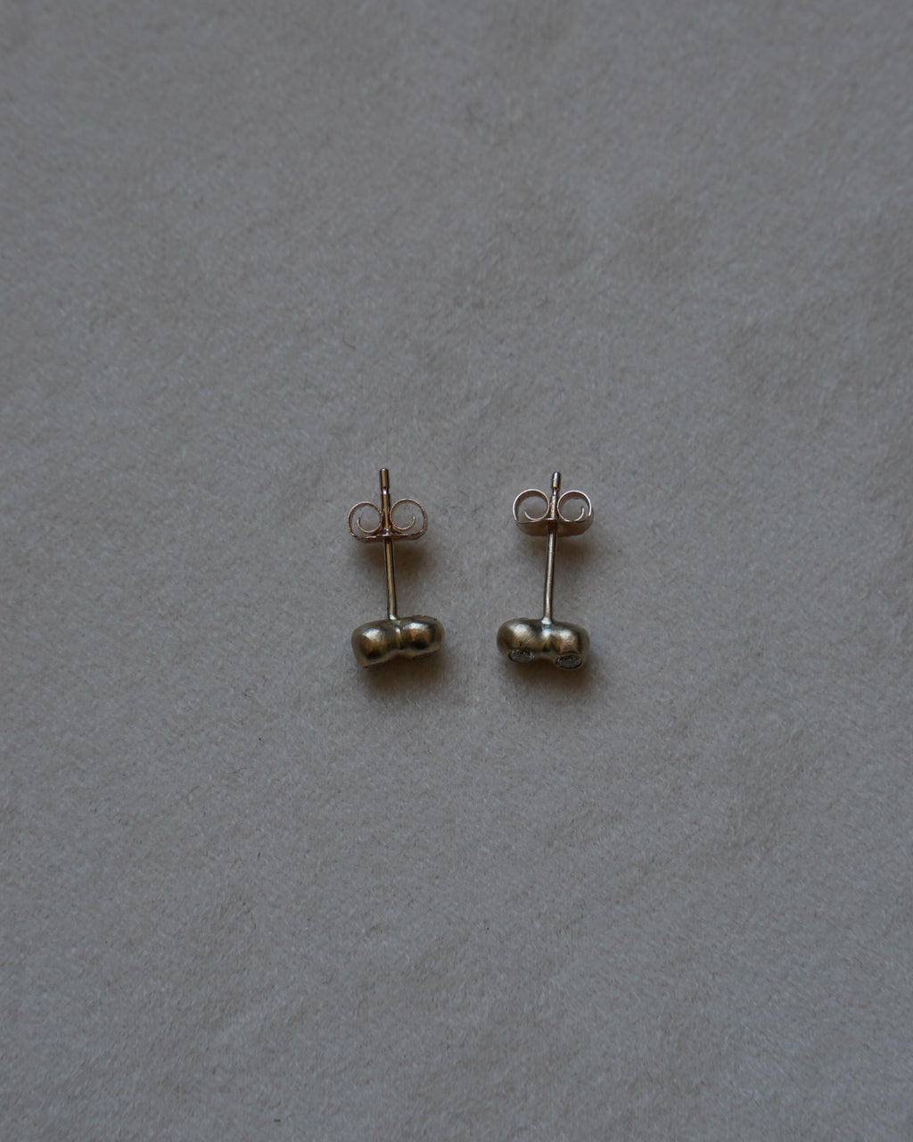"Dunton Ellerkamp" 14k Two Dot Earrings w / Diamond