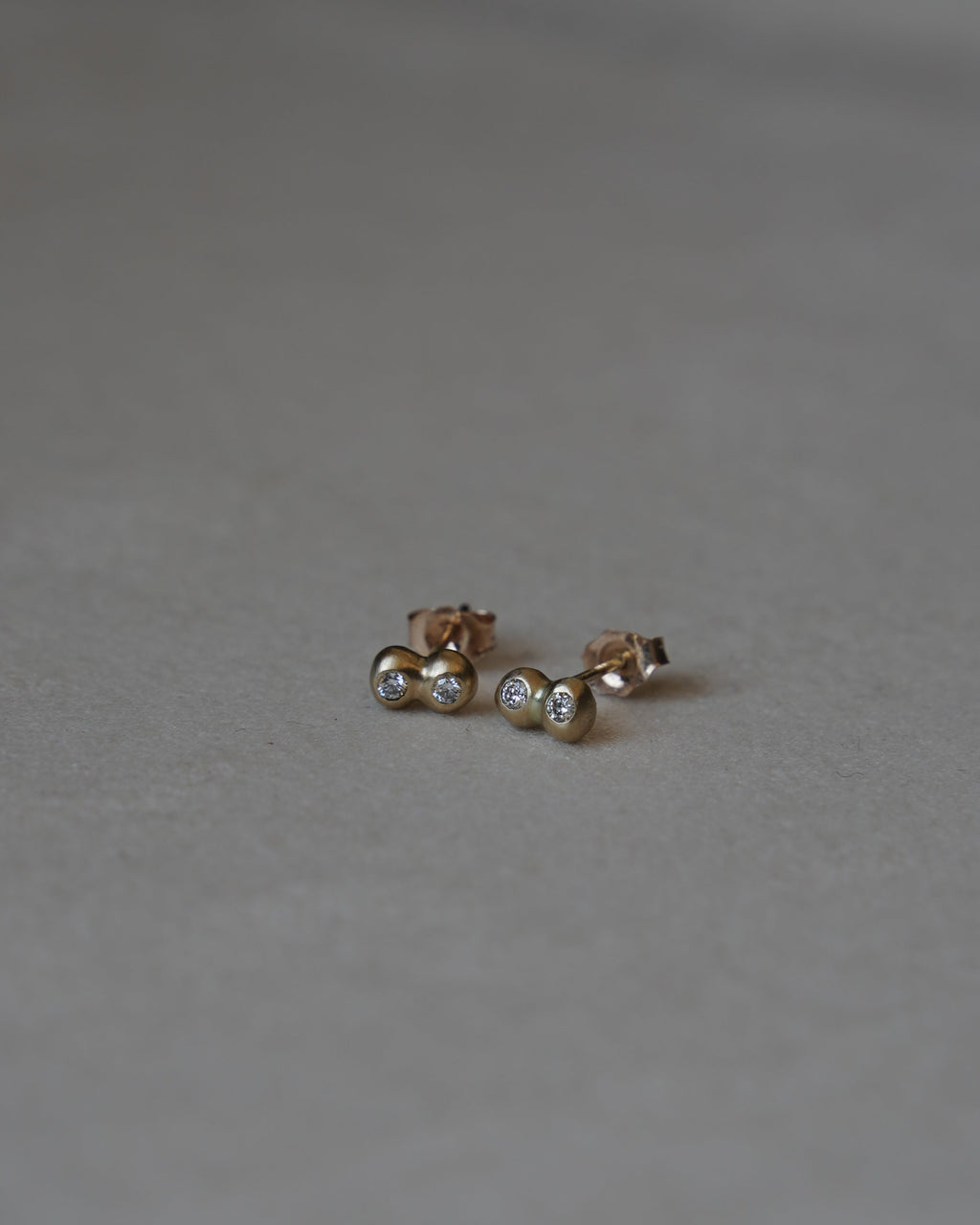 "Dunton Ellerkamp" 14k Two Dot Earrings w / Diamond