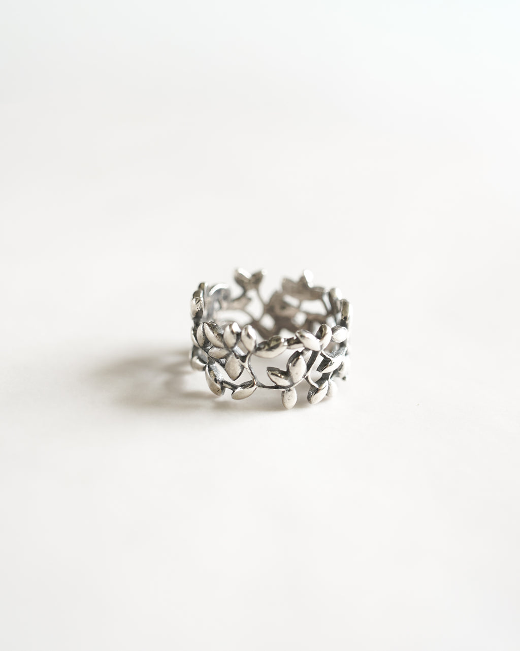 Leaf Motif Silver Ring (SVR-26009)