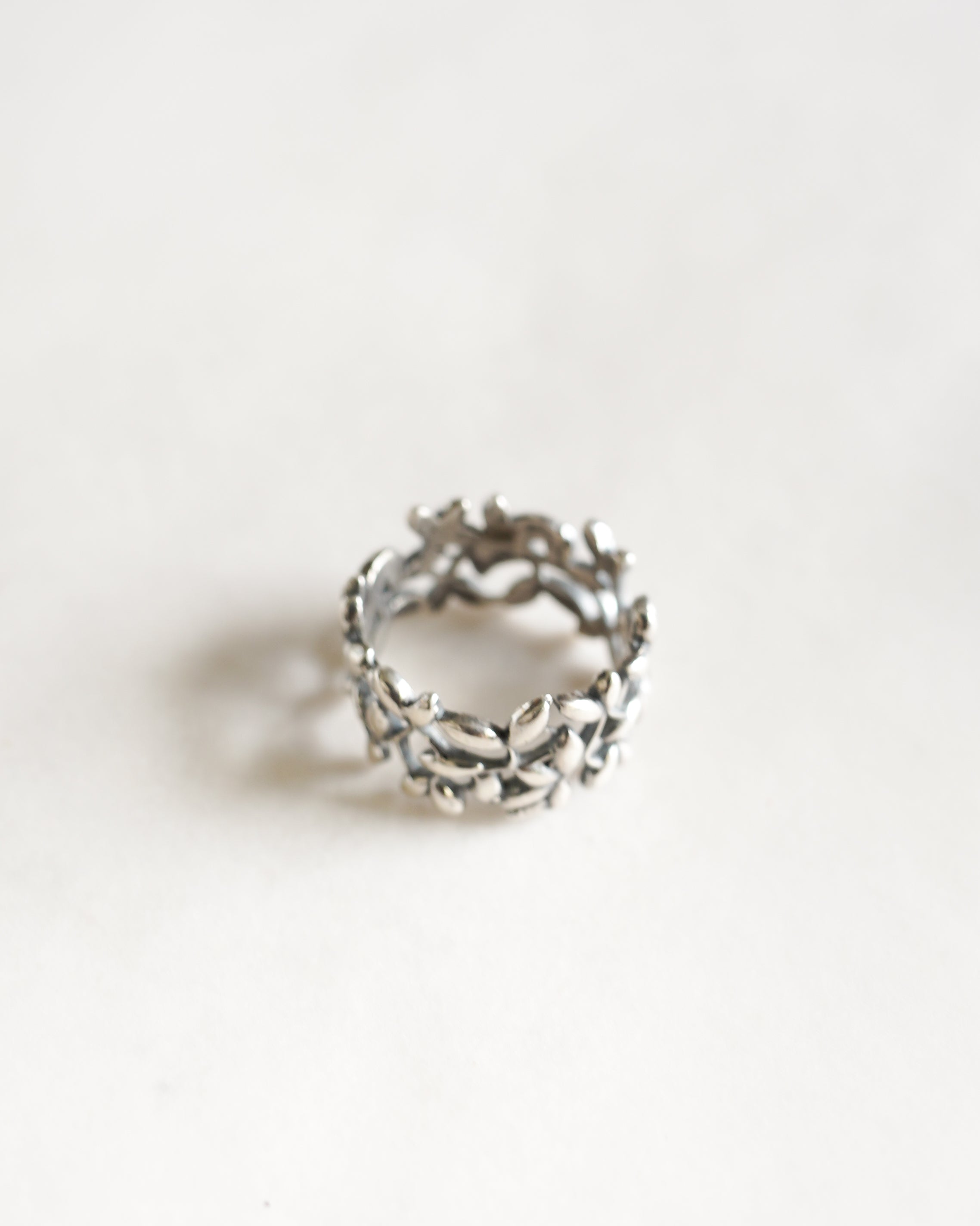 Leaf Motif Silver Ring (SVR-26009)