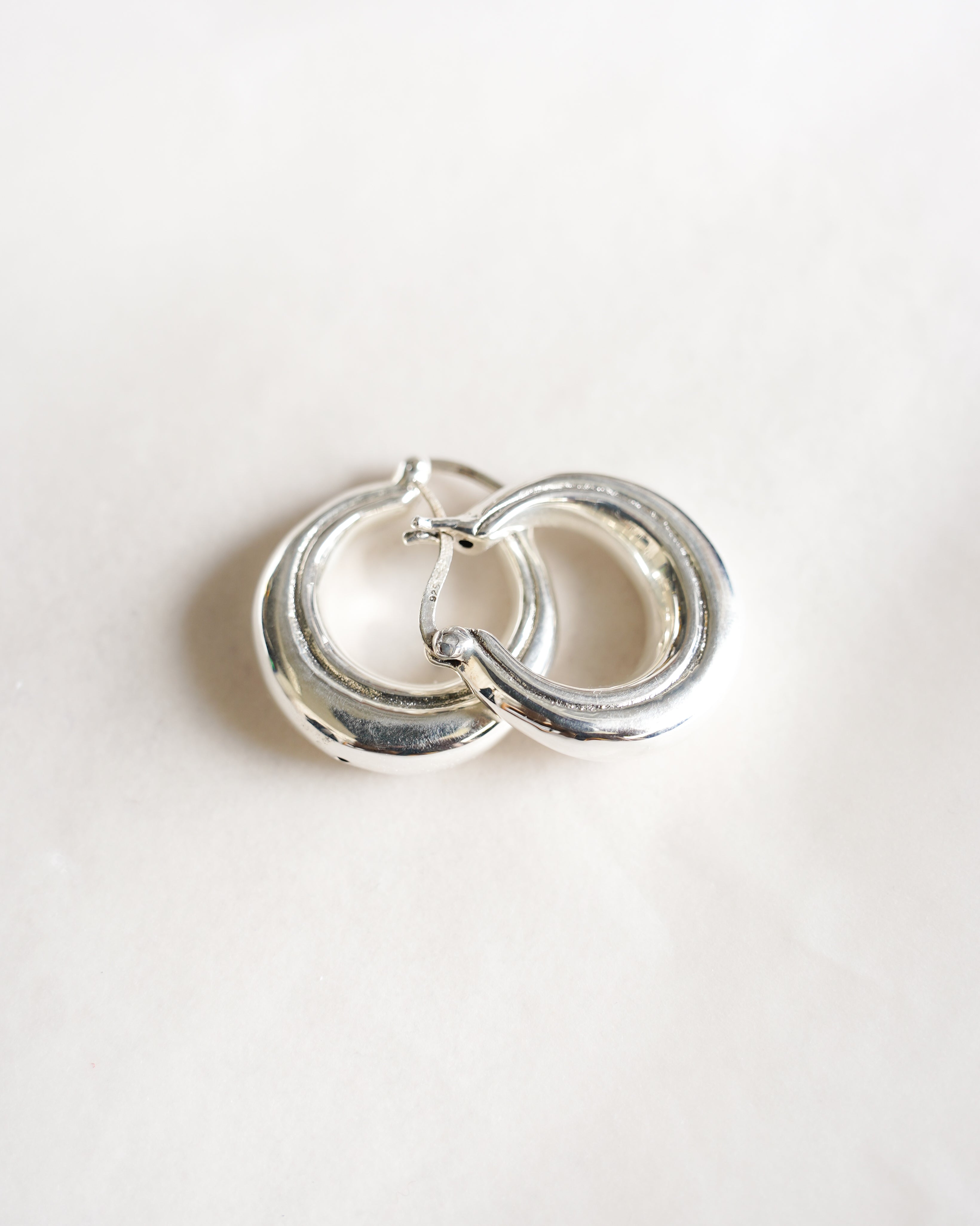 Silver Chunky Hoop Earrings (SVE-26001)