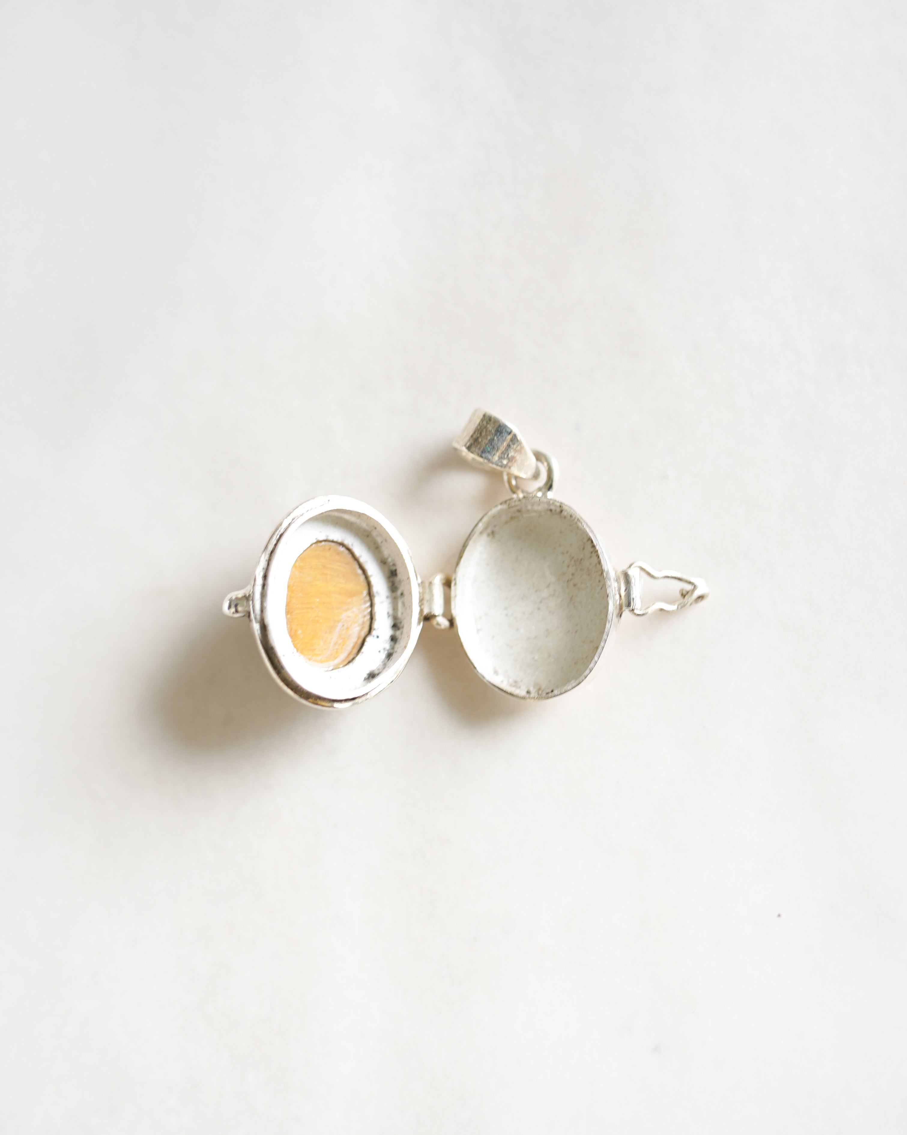 Stone Silver Charm (SVNL-26002-1)