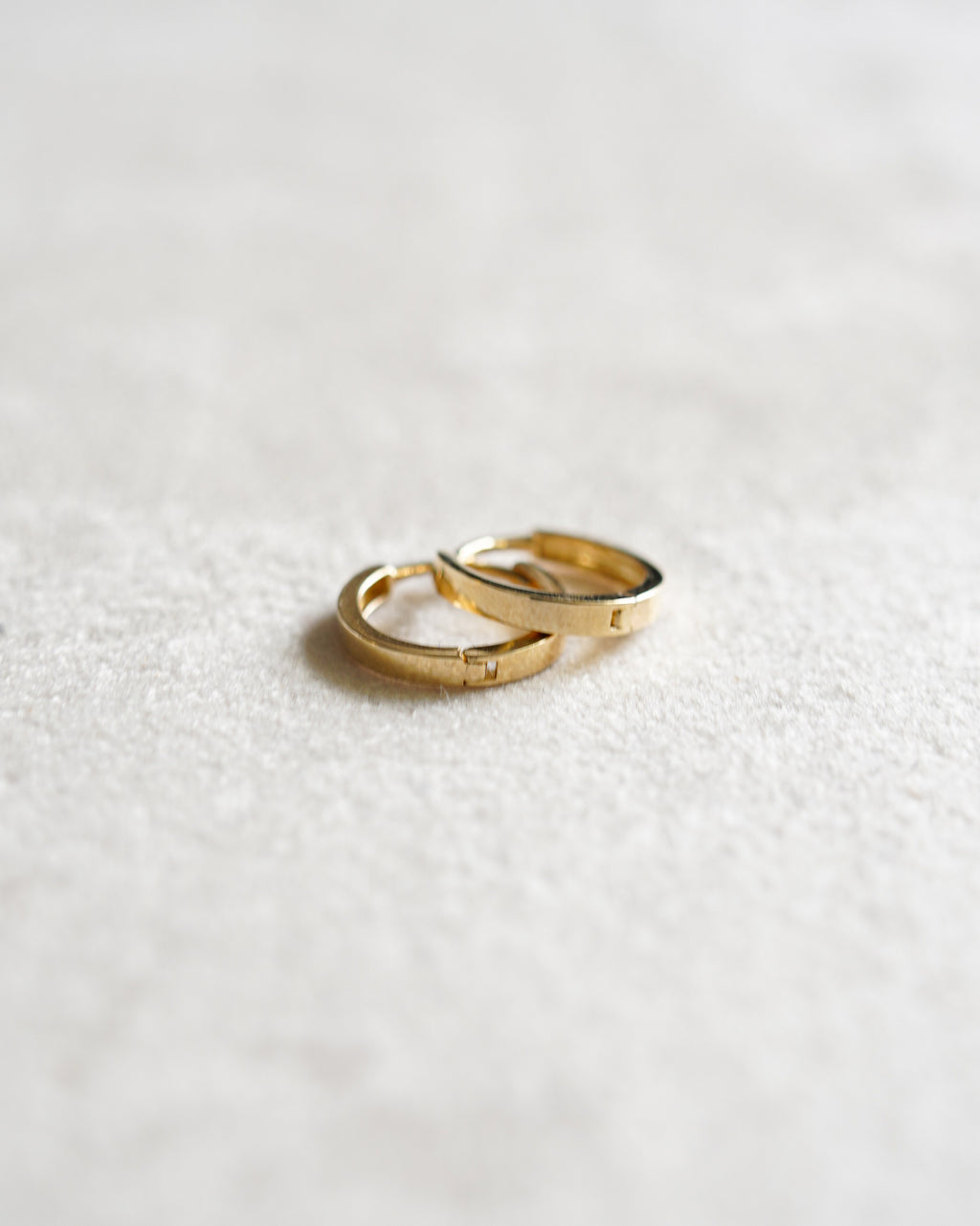 14K Gold Hoops (GDE-25011)