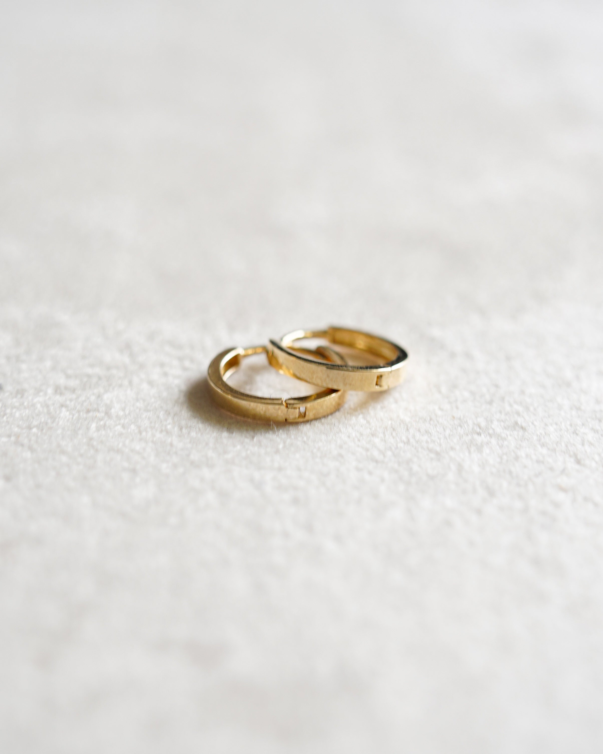 14K Gold Hoops (GDE-25011)