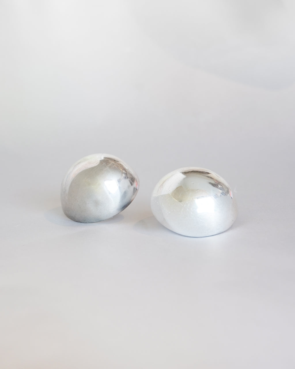 Dome Stud Silver Earrings - Large  (SVE-26006-2)
