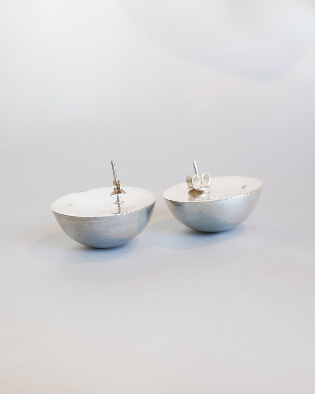 Dome Stud Silver Earrings - Large  (SVE-26006-2)
