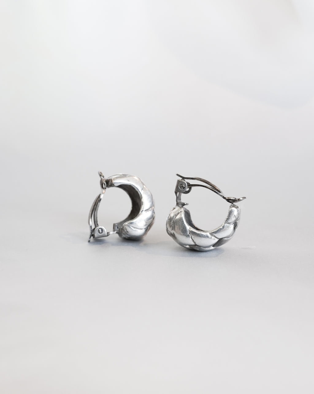 Woven Clip-On Silver Earrings (SVE-26005)